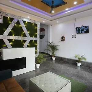 Bella , New Delhi India